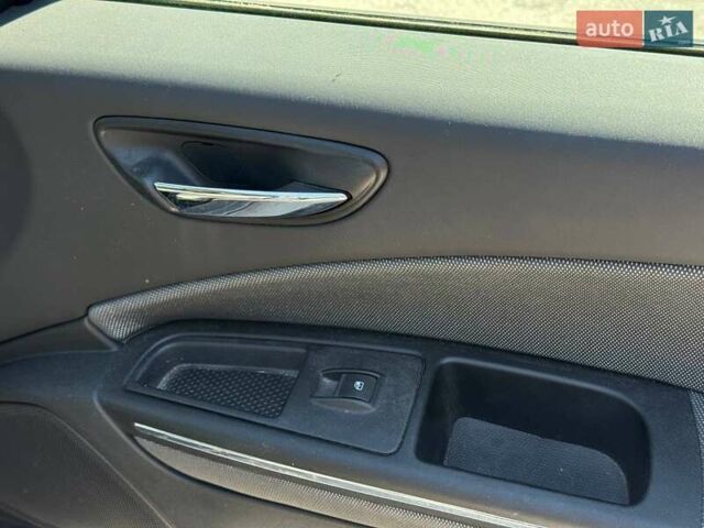 Серый Фиат Браво, объемом двигателя 1.91 л и пробегом 220 тыс. км за 5300 $, фото 26 на Automoto.ua