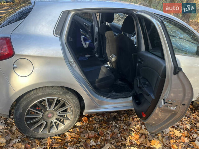 Сірий Фіат Браво, об'ємом двигуна 1.4 л та пробігом 141 тис. км за 4200 $, фото 8 на Automoto.ua