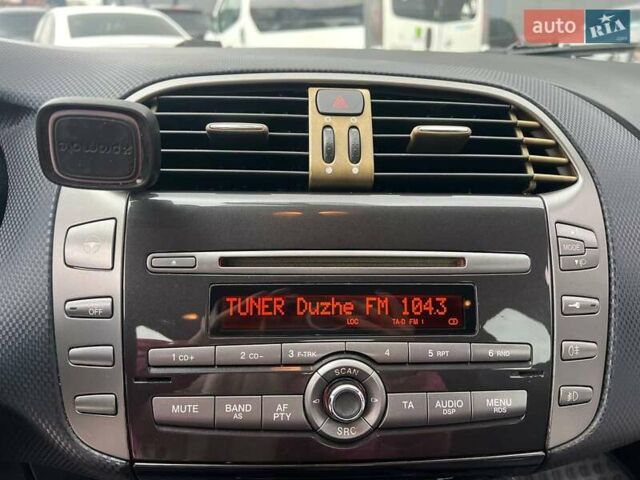 Серый Фиат Браво, объемом двигателя 1.9 л и пробегом 194 тыс. км за 4890 $, фото 21 на Automoto.ua