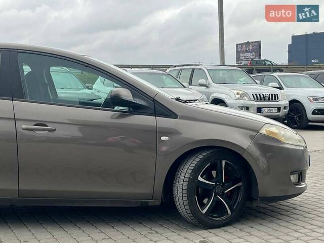 Серый Фиат Браво, объемом двигателя 1.9 л и пробегом 194 тыс. км за 4890 $, фото 10 на Automoto.ua