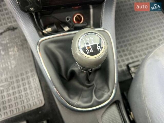 Серый Фиат Браво, объемом двигателя 1.9 л и пробегом 194 тыс. км за 4890 $, фото 23 на Automoto.ua