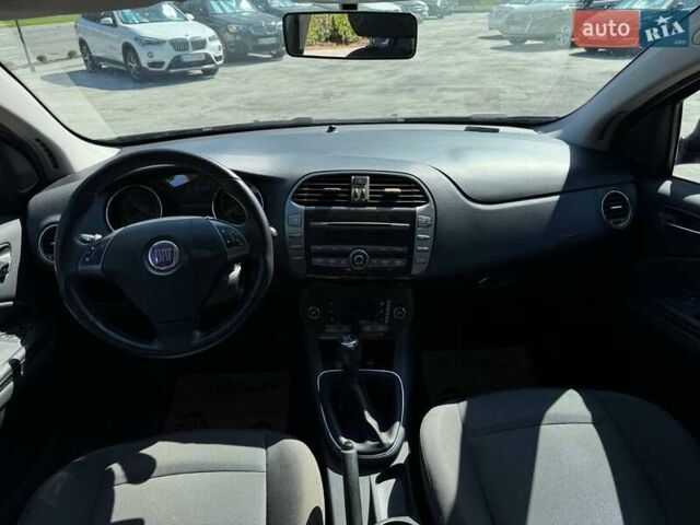 Серый Фиат Браво, объемом двигателя 1.91 л и пробегом 220 тыс. км за 5300 $, фото 24 на Automoto.ua