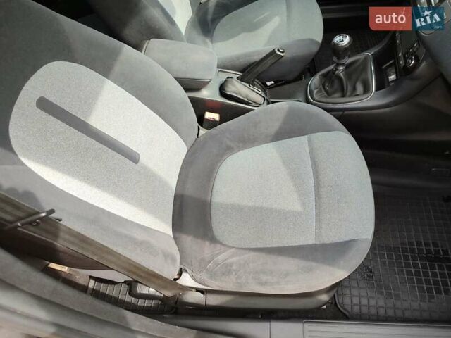 Фиат Браво 2009 в Золотоноше на Automoto.ua Серый Фиат Браво, объемом двигателя 1.6 л и пробегом 229 тыс. км за 4950 $, фото 19 на Automoto.ua