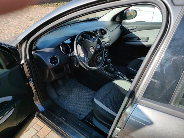 Серый Фиат Браво, объемом двигателя 1.6 л и пробегом 265 тыс. км за 6200 $, фото 2 на Automoto.ua