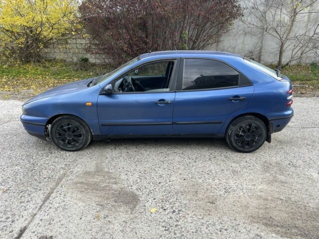 Синий Фиат Браво, объемом двигателя 1.6 л и пробегом 520 тыс. км за 1100 $, фото 5 на Automoto.ua