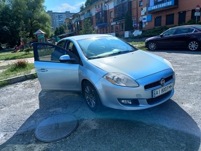 Синий Фиат Браво, объемом двигателя 1.4 л и пробегом 327 тыс. км за 3900 $, фото 2 на Automoto.ua