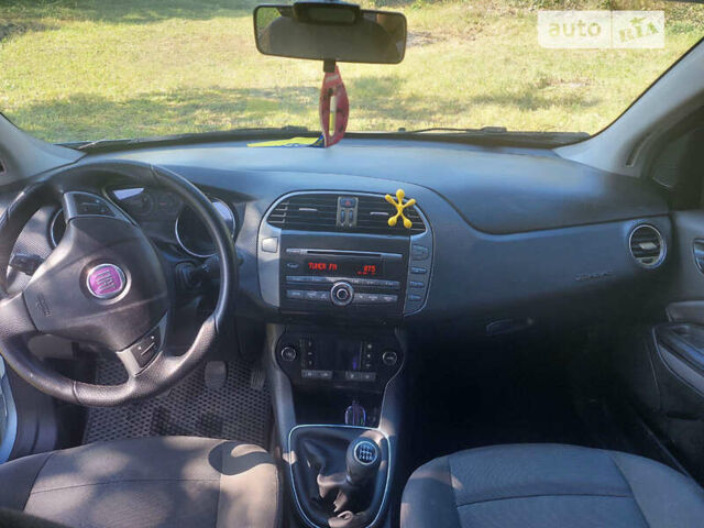 Синій Фіат Браво, об'ємом двигуна 1.37 л та пробігом 315 тис. км за 4500 $, фото 9 на Automoto.ua