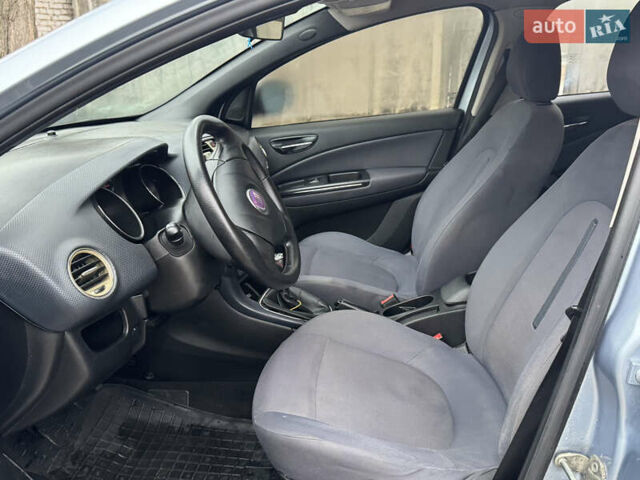 Синий Фиат Браво, объемом двигателя 1.37 л и пробегом 161 тыс. км за 3950 $, фото 16 на Automoto.ua