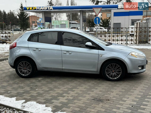Синий Фиат Браво, объемом двигателя 1.37 л и пробегом 161 тыс. км за 3950 $, фото 4 на Automoto.ua