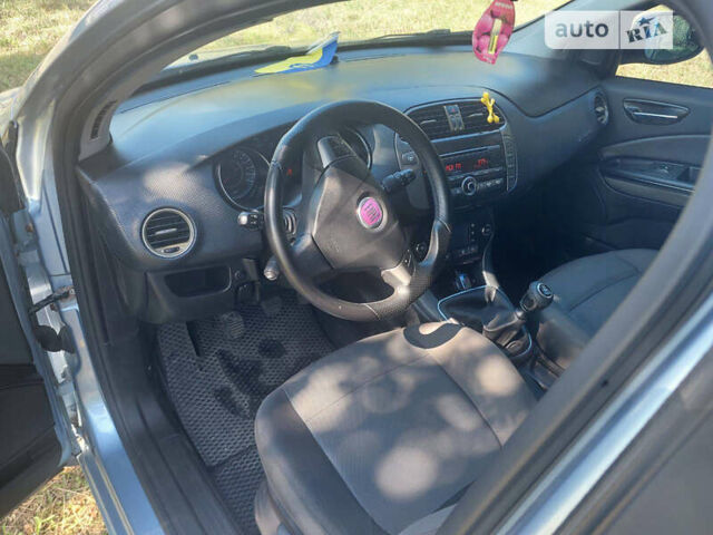 Синій Фіат Браво, об'ємом двигуна 1.37 л та пробігом 315 тис. км за 4500 $, фото 8 на Automoto.ua