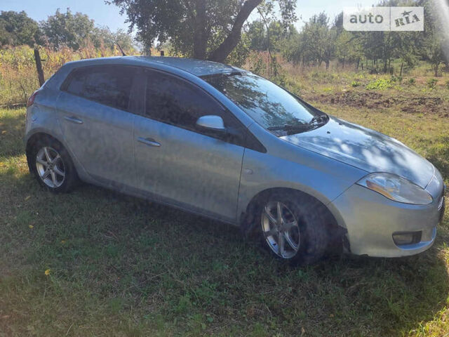 Синій Фіат Браво, об'ємом двигуна 1.37 л та пробігом 315 тис. км за 4500 $, фото 2 на Automoto.ua