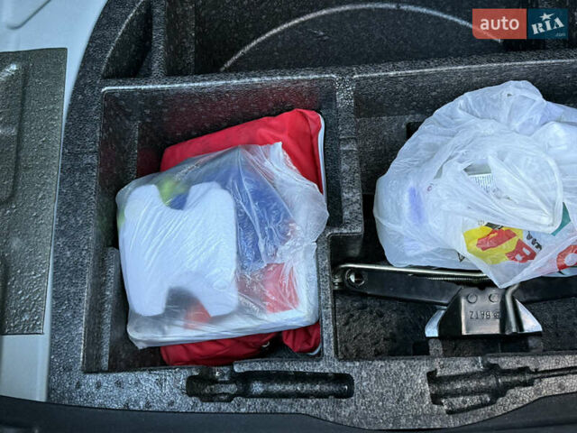 Синий Фиат Браво, объемом двигателя 1.9 л и пробегом 218 тыс. км за 4350 $, фото 43 на Automoto.ua