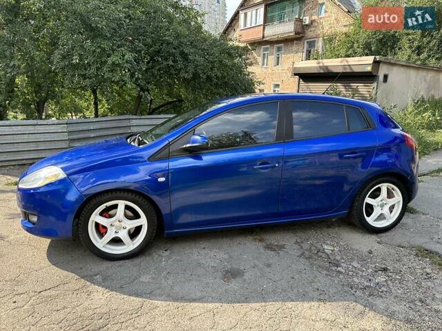 Синій Фіат Браво, об'ємом двигуна 1.37 л та пробігом 213 тис. км за 6200 $, фото 1 на Automoto.ua