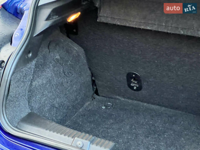 Синий Фиат Браво, объемом двигателя 1.6 л и пробегом 287 тыс. км за 4350 $, фото 105 на Automoto.ua