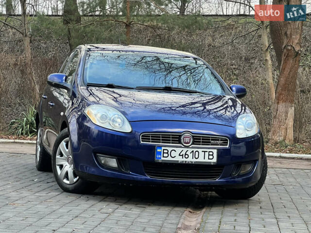Синий Фиат Браво, объемом двигателя 1.6 л и пробегом 287 тыс. км за 4350 $, фото 1 на Automoto.ua