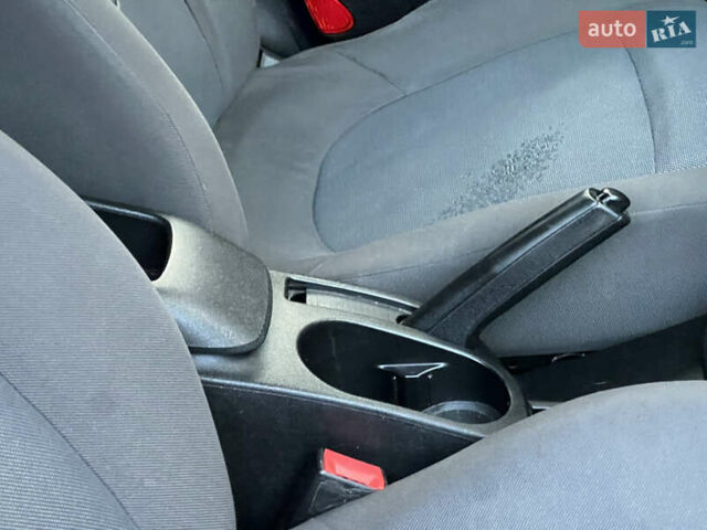 Синий Фиат Браво, объемом двигателя 1.6 л и пробегом 287 тыс. км за 4350 $, фото 89 на Automoto.ua