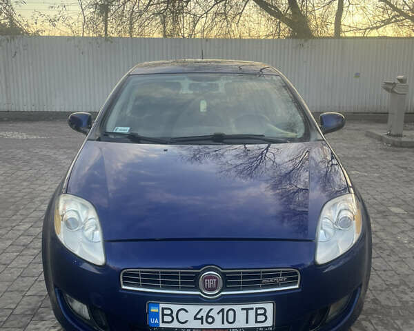 Синий Фиат Браво, объемом двигателя 1.6 л и пробегом 287 тыс. км за 3500 $, фото 2 на Automoto.ua