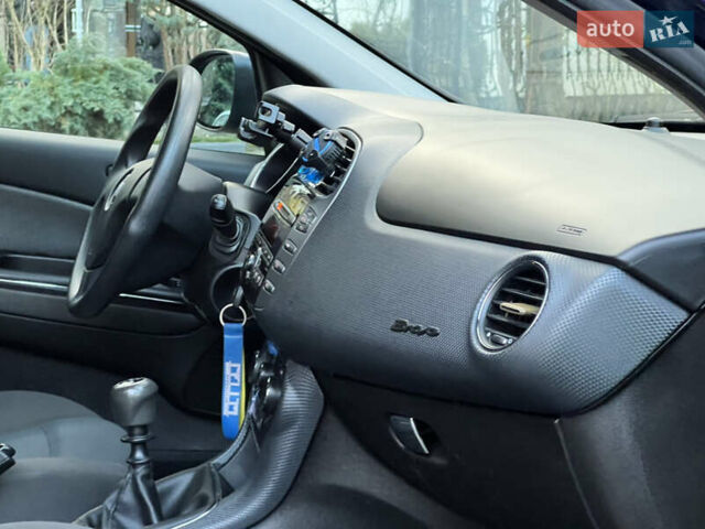 Синий Фиат Браво, объемом двигателя 1.6 л и пробегом 287 тыс. км за 4350 $, фото 85 на Automoto.ua