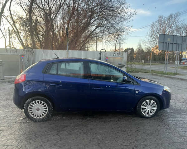 Синий Фиат Браво, объемом двигателя 1.6 л и пробегом 287 тыс. км за 3500 $, фото 6 на Automoto.ua