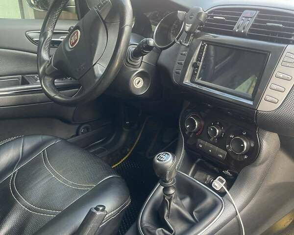 Синій Фіат Браво, об'ємом двигуна 1.37 л та пробігом 265 тис. км за 4900 $, фото 15 на Automoto.ua