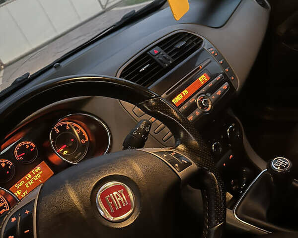 Синий Фиат Браво, объемом двигателя 1.6 л и пробегом 236 тыс. км за 4800 $, фото 8 на Automoto.ua