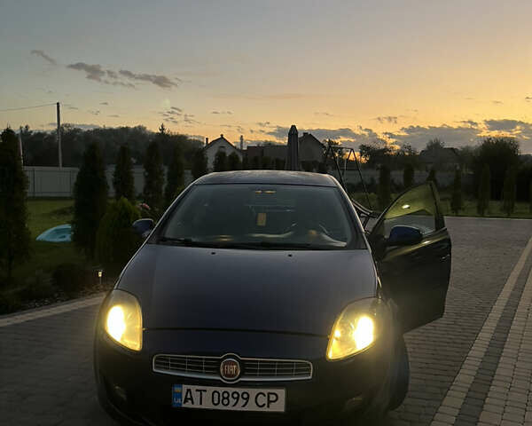 Синий Фиат Браво, объемом двигателя 1.6 л и пробегом 236 тыс. км за 4800 $, фото 1 на Automoto.ua