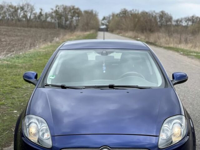 Синий Фиат Браво, объемом двигателя 1.4 л и пробегом 200 тыс. км за 4900 $, фото 1 на Automoto.ua