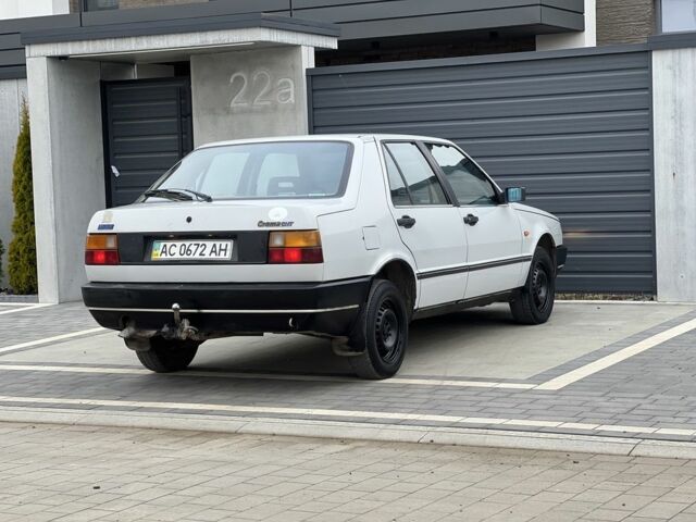 Белый Фиат Крома, объемом двигателя 2 л и пробегом 250 тыс. км за 899 $, фото 4 на Automoto.ua