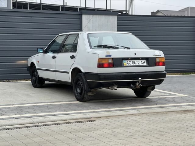 Белый Фиат Крома, объемом двигателя 2 л и пробегом 250 тыс. км за 899 $, фото 6 на Automoto.ua