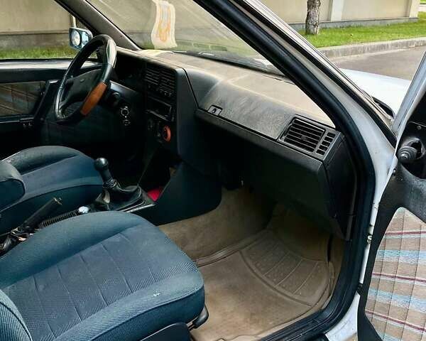 Белый Фиат Крома, объемом двигателя 2 л и пробегом 230 тыс. км за 1550 $, фото 13 на Automoto.ua