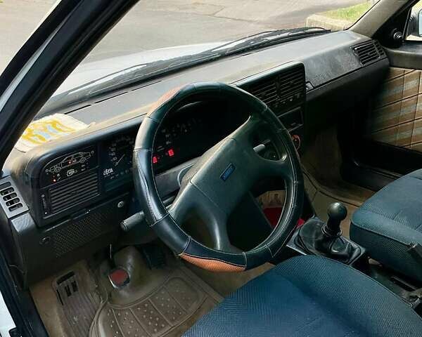 Белый Фиат Крома, объемом двигателя 2 л и пробегом 230 тыс. км за 1550 $, фото 20 на Automoto.ua