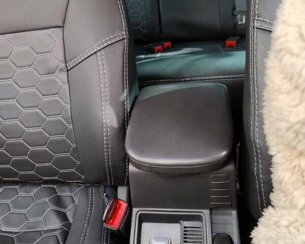 Бежевый Фиат Крома, объемом двигателя 1.9 л и пробегом 260 тыс. км за 6200 $, фото 4 на Automoto.ua