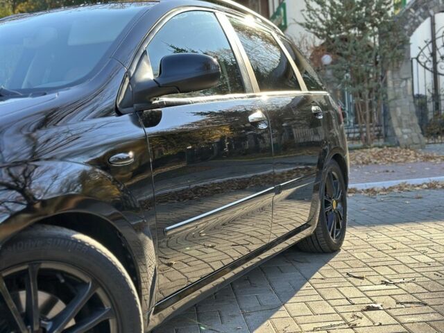 Черный Фиат Крома, объемом двигателя 2.4 л и пробегом 270 тыс. км за 4300 $, фото 3 на Automoto.ua