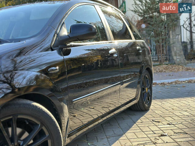 Черный Фиат Крома, объемом двигателя 2.4 л и пробегом 270 тыс. км за 4200 $, фото 5 на Automoto.ua