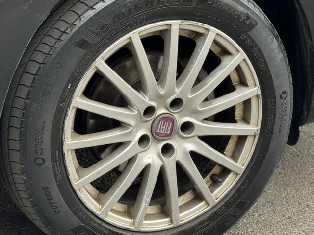 Черный Фиат Крома, объемом двигателя 1.8 л и пробегом 300 тыс. км за 3600 $, фото 4 на Automoto.ua