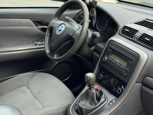 Черный Фиат Крома, объемом двигателя 1.8 л и пробегом 300 тыс. км за 3600 $, фото 13 на Automoto.ua