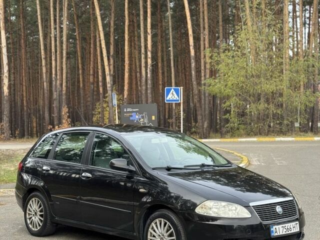 Черный Фиат Крома, объемом двигателя 1.8 л и пробегом 300 тыс. км за 3600 $, фото 3 на Automoto.ua