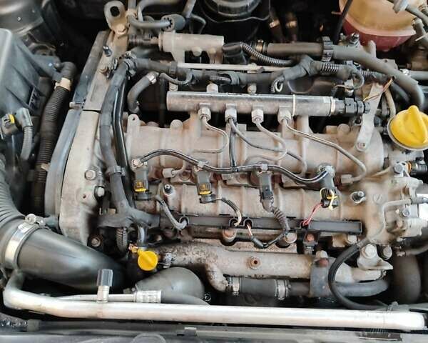 Коричневый Фиат Крома, объемом двигателя 1.9 л и пробегом 418 тыс. км за 5000 $, фото 12 на Automoto.ua