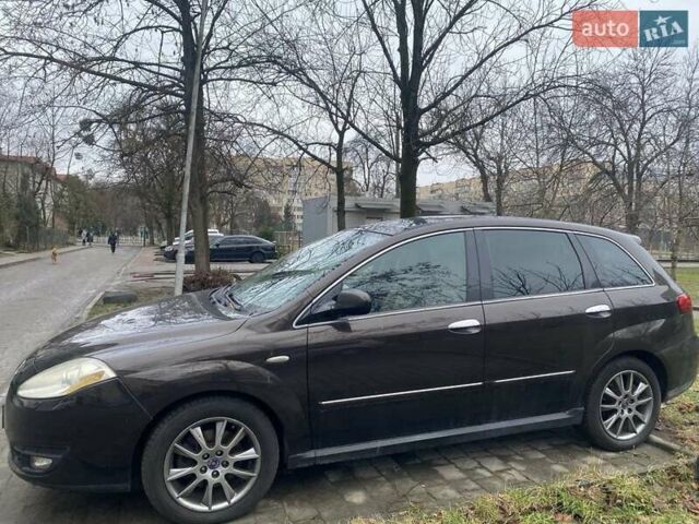 Коричневый Фиат Крома, объемом двигателя 2.39 л и пробегом 151 тыс. км за 6500 $, фото 2 на Automoto.ua
