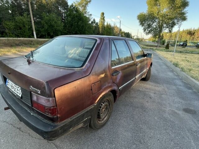 Красный Фиат Крома, объемом двигателя 0 л и пробегом 300 тыс. км за 1000 $, фото 2 на Automoto.ua