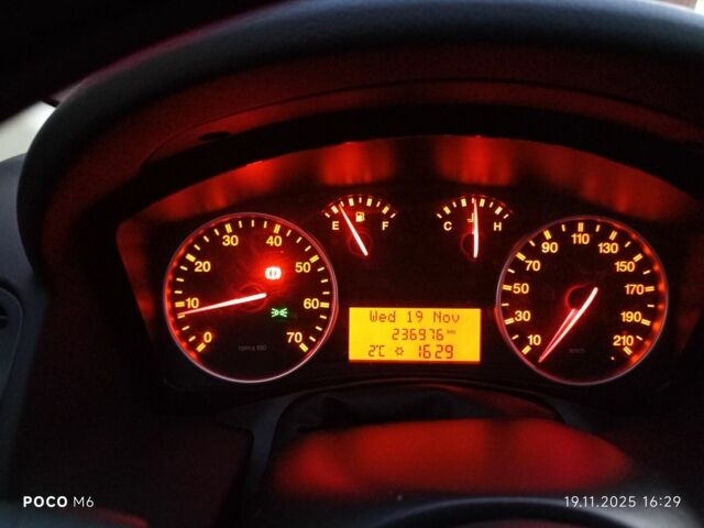 Сірий Фіат Croma, об'ємом двигуна 1.8 л та пробігом 237 тис. км за 4000 $, фото 1 на Automoto.ua