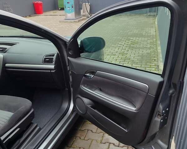 Серый Фиат Крома, объемом двигателя 1.8 л и пробегом 221 тыс. км за 5800 $, фото 4 на Automoto.ua