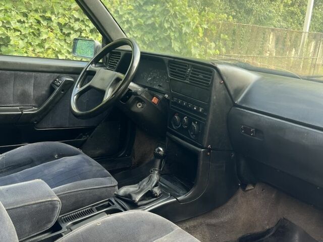 Серый Фиат Крома, объемом двигателя 2 л и пробегом 350 тыс. км за 1000 $, фото 5 на Automoto.ua