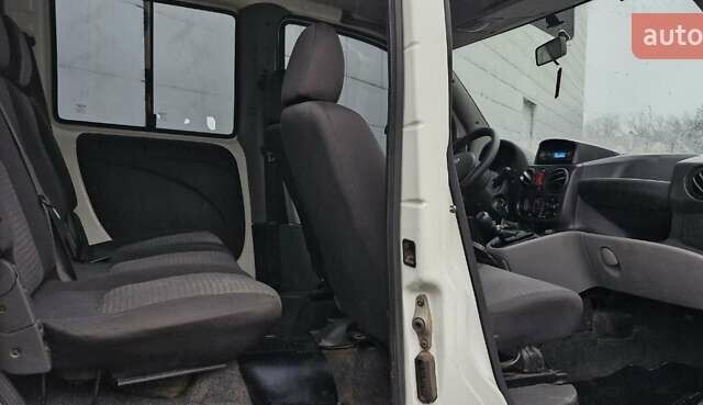 Білий Фіат Добло Панорама, об'ємом двигуна 1.4 л та пробігом 243 тис. км за 5100 $, фото 10 на Automoto.ua