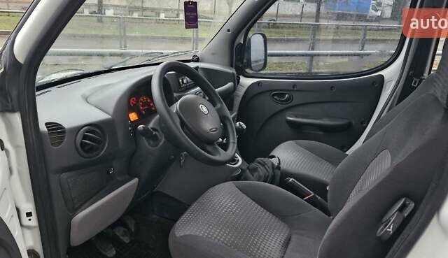 Білий Фіат Добло Панорама, об'ємом двигуна 1.4 л та пробігом 243 тис. км за 5100 $, фото 13 на Automoto.ua