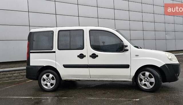 Білий Фіат Добло Панорама, об'ємом двигуна 1.4 л та пробігом 243 тис. км за 5100 $, фото 3 на Automoto.ua
