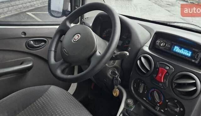 Білий Фіат Добло Панорама, об'ємом двигуна 1.4 л та пробігом 243 тис. км за 5100 $, фото 11 на Automoto.ua