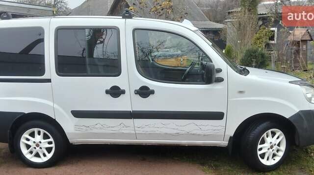 Білий Фіат Добло Панорама, об'ємом двигуна 1.37 л та пробігом 141 тис. км за 5900 $, фото 4 на Automoto.ua
