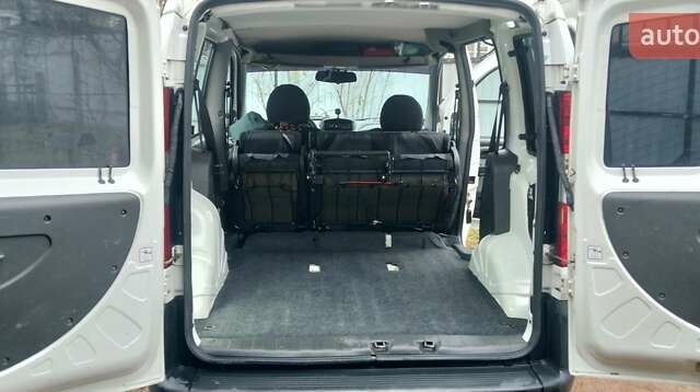 Білий Фіат Добло Панорама, об'ємом двигуна 1.37 л та пробігом 141 тис. км за 5900 $, фото 7 на Automoto.ua