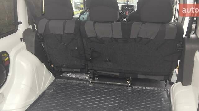 Білий Фіат Добло Панорама, об'ємом двигуна 1.37 л та пробігом 141 тис. км за 5900 $, фото 12 на Automoto.ua